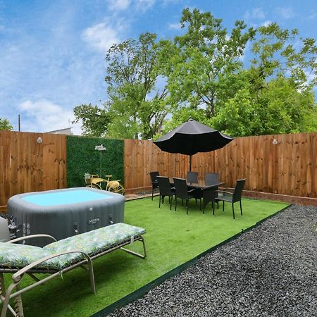Blissful Getaway Home With Hot Tub & Backyard Near Downtown Houston Exteriér fotografie