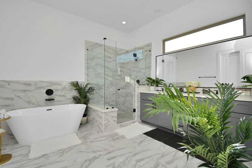 Blissful Getaway Home With Hot Tub & Backyard Near Downtown Houston Exteriér fotografie